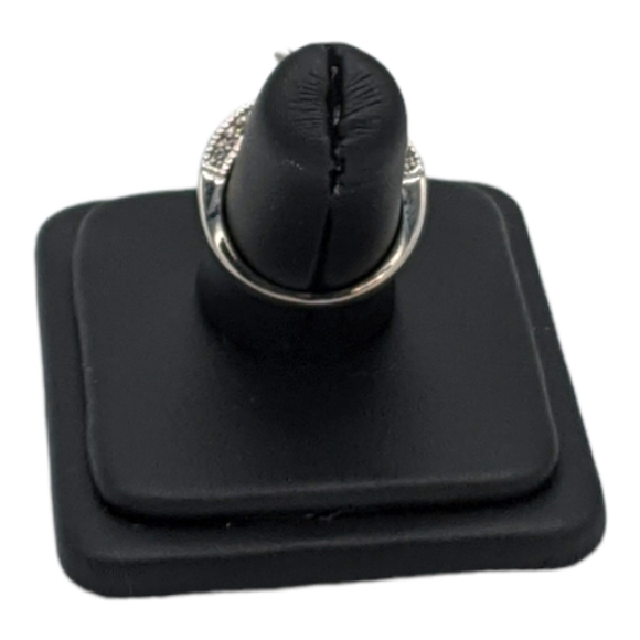 Stunning Faux Diamond Ring - Picture 5 of 12